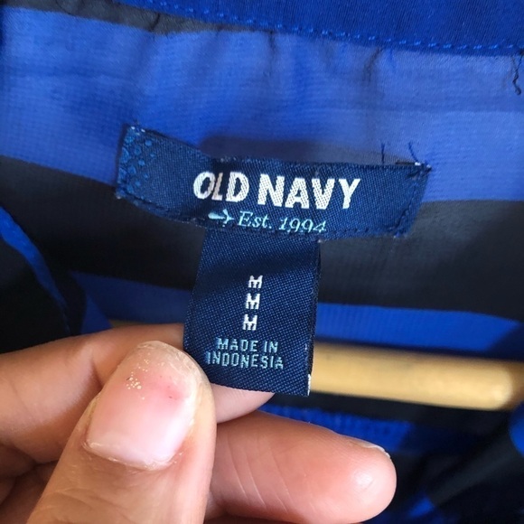 Striped button down shirt size Medium - Picture 4 of 6